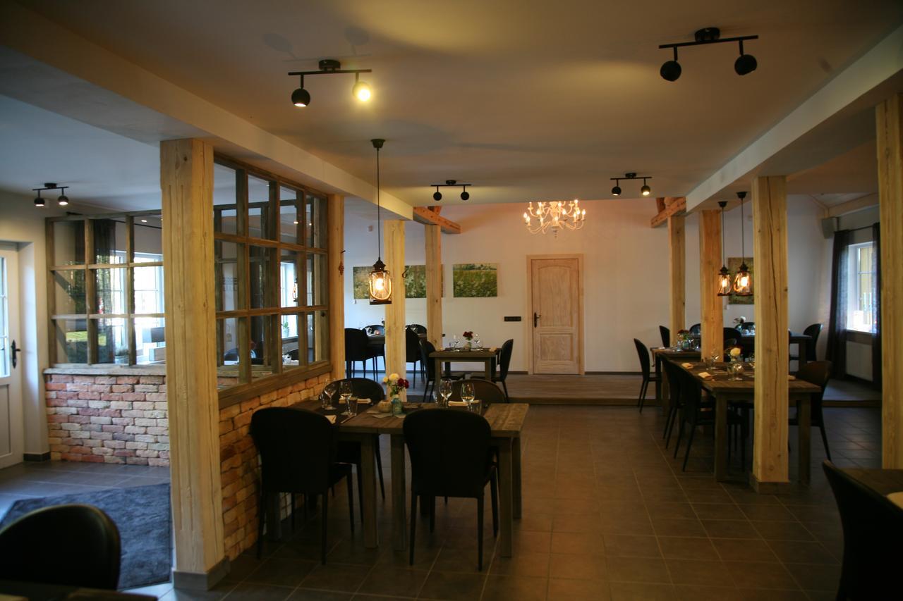 Plavas Hotel Ainazi Exterior photo